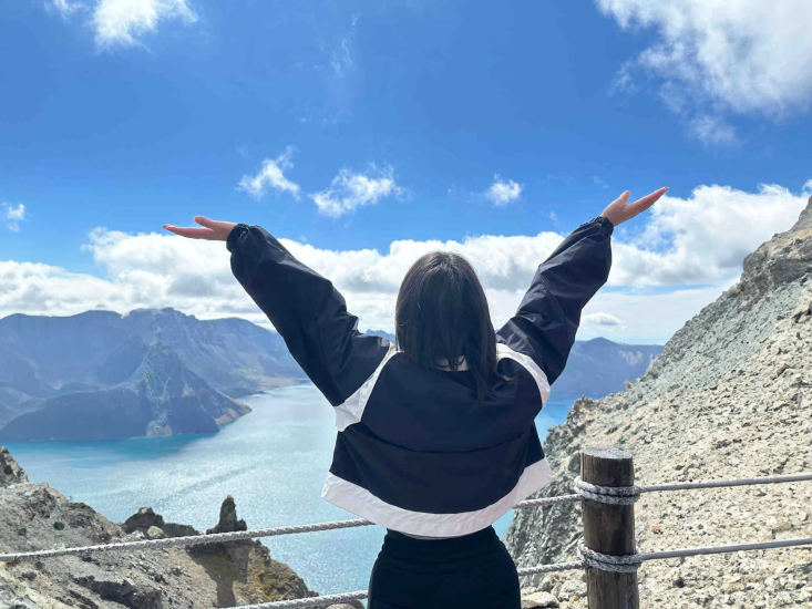 20231014083042-652a51b247831-733x550.png 旅行团购达人玩法,10W+素材一键操作,只需要一部手机就能月入过万!